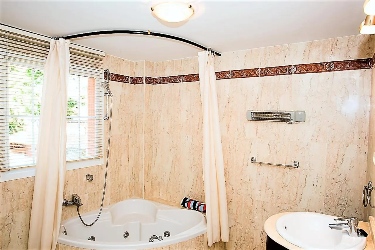 R5 Penthouse In Elviria Apartment Marbella Spain